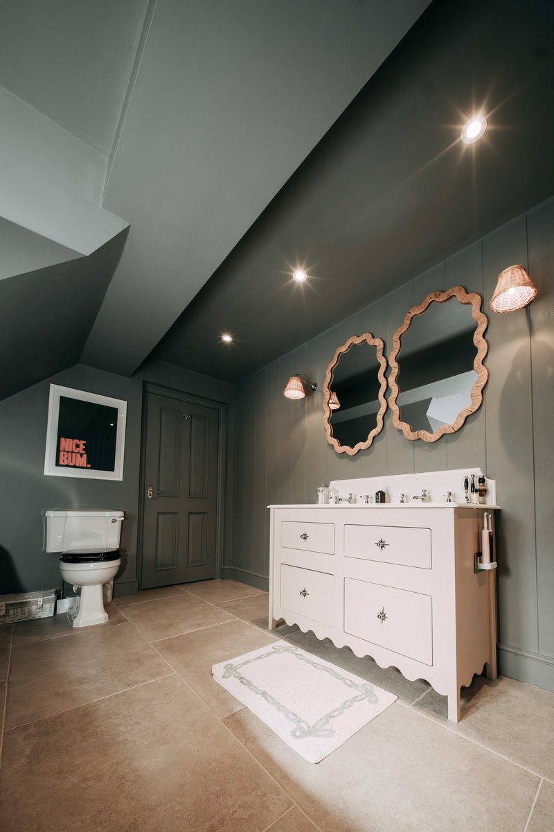 Double vanity with rattan mirrors and heritage WC